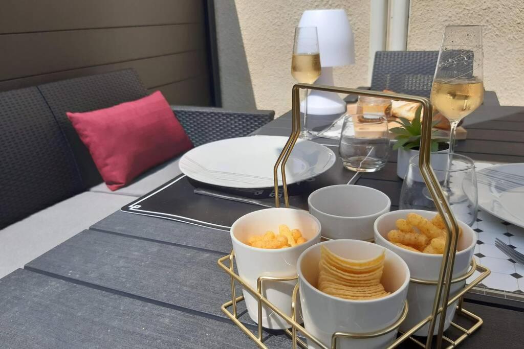 Appartement Renove Le New-York En Centre Ville - Terrasse Et Parking - Non Climatise La Roche-Chalais Ngoại thất bức ảnh