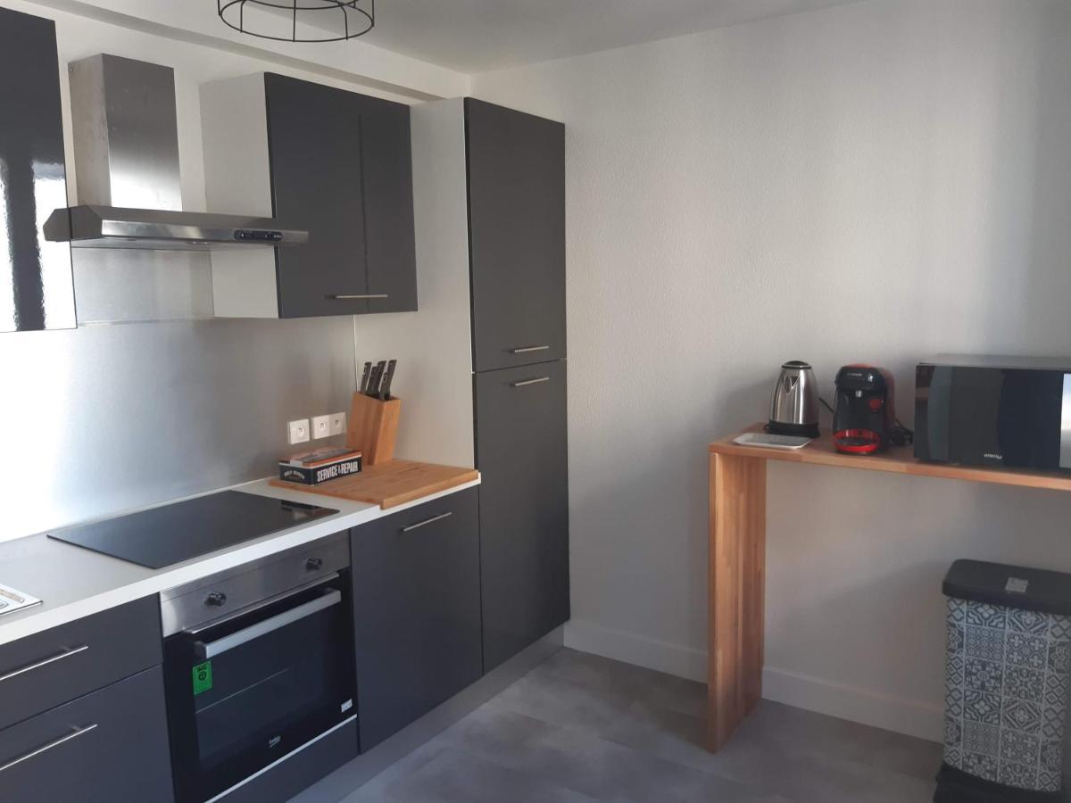 Appartement Renove Le New-York En Centre Ville - Terrasse Et Parking - Non Climatise La Roche-Chalais Ngoại thất bức ảnh